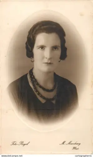 A5787 Romania woman portrait souvenir photographic postcard studio Husi M. Mandrasy