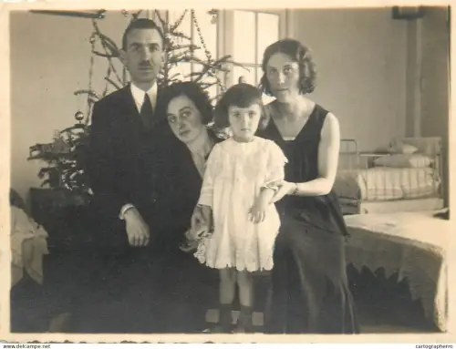 A5787 Anonymous persons family group souvenir photo Romania Christmas 1931