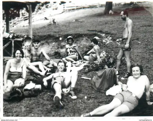 A5787 Romania excursionists photo 1970s