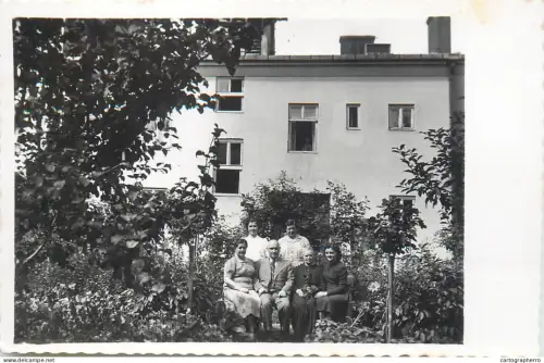 A5787 Anonymous persons family group souvenir photo postcard Romania