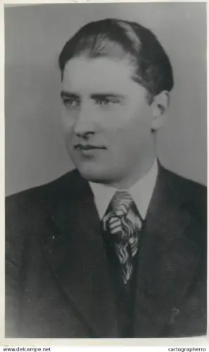 A5787 Anonymous persons man portrait souvenir photo