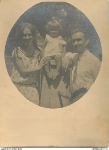 A5787 Anonymous persons children and family groups photo souvenir somewhere in Romania
