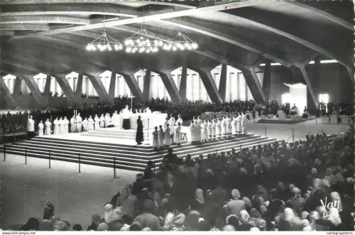 A5123 France Lourdes basilique St Pie