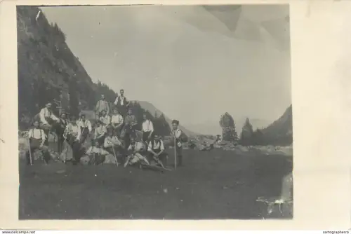 A5810 Anonymous persons souvenir vintage photographic postcard trippers excursionists mountaineering