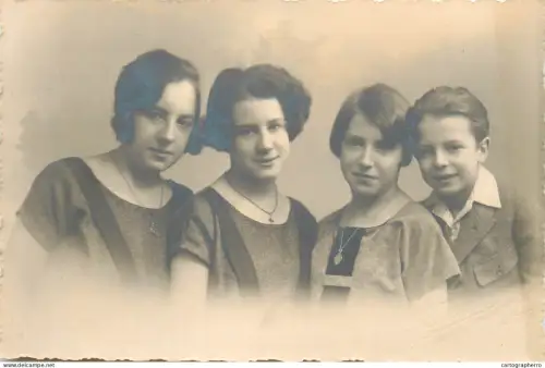 A5810 Photo MAX Liege children and family groups souvenir photo postcard