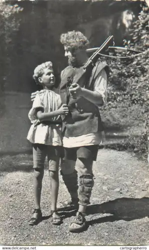 A5810 Interlaken Tell mit Knabe