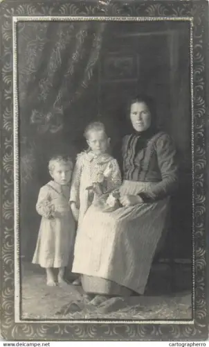 A5810 Vintage photographic postcard anonymous persons children family group souvenir