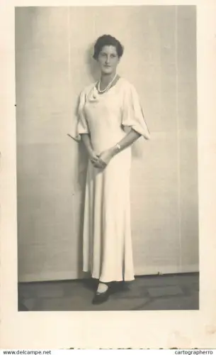 A5846 Fashion anonymous people fancy lady portrait souvenir vintage photographic postcard