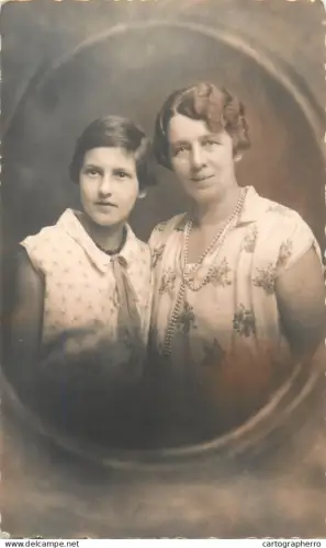 A5846 Anonymous persons family souvenir vintage photographic postcard Zur Erinerung 1930