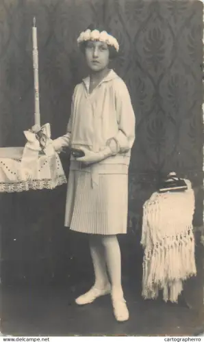 A5846 Anonymous persons vintage souvenir photographic postcard girl communion