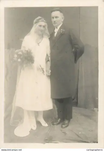 A5846 Anonymous persons vintage photographic souvenir marriage wedding