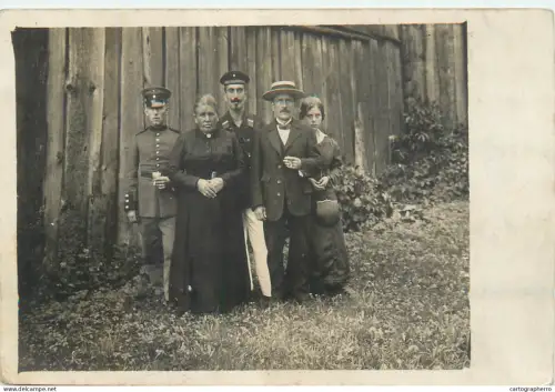 A5846 Anonymous persons vintage souvenir photographic postcard German military family