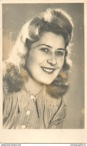 A5846 Anonymous persons souvenir photographic postcard beauty young lady portrait atelier Trostberg Germany