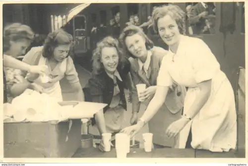 A5846 Anonymous persons souvenir photographic postcard railway station to identify