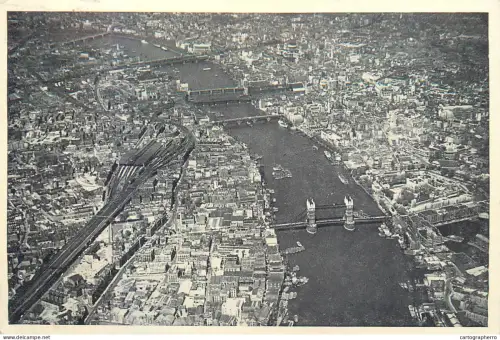 A5845 London Thames aerial view 1958