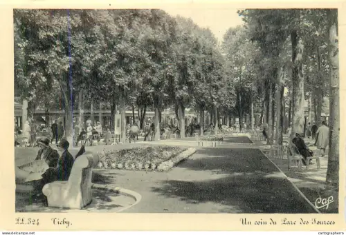 A5813 Vichy un coin du parc 1939