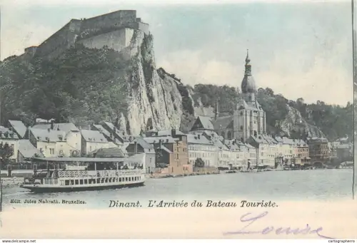 A5848 Belgique Dinant arrivee du Bateau Touriste