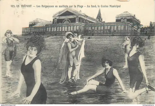 A5848 France Le Tréport baigneuses et casino cpa