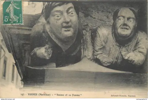 A5848 France Vannes et sa femme cpa