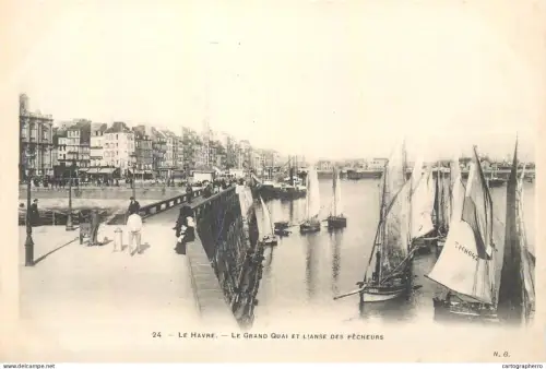 A5853 Le Havre port anse des pecheurs bateaux
