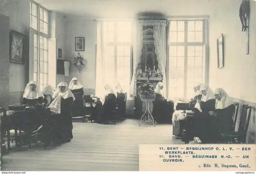 A5851 Gent Beguinage Notre-Dame - un ouvroir