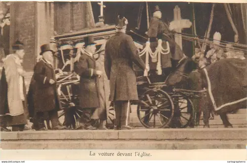 A5851 Brussels funeral of King Leopold II of Belgium Bruxelles la voiture devant l`eglise