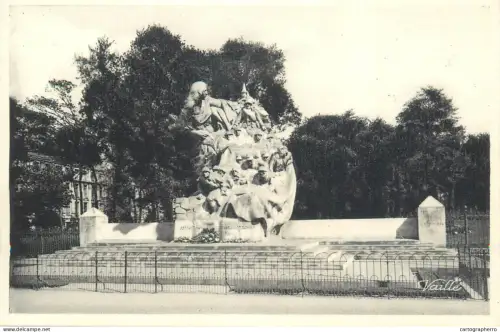 A5337 France Calais Monument aux Morts Statuaire Vaut'hier