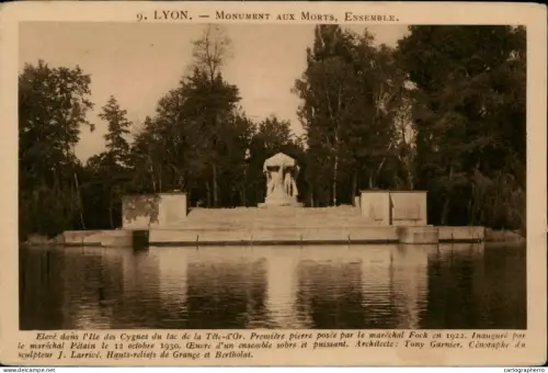 A5873 France Lyon monument aux morts