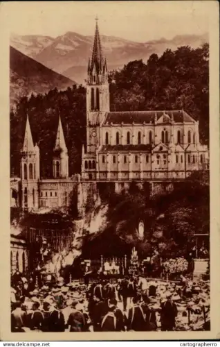A5874 Lourdes basilique