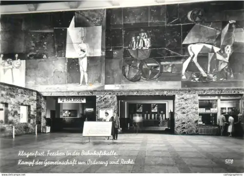 A5371 Austria Klagenfurt Fresken in der Bahnhofshalle