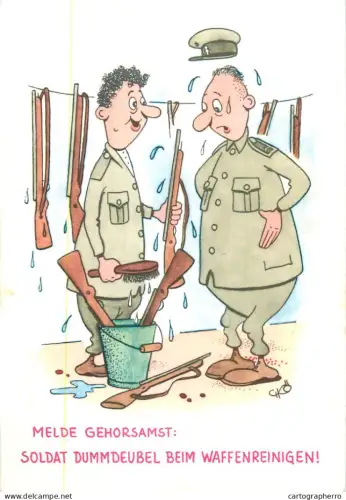 A5366 Military humour comic caricature postcard soldier Dumdubbel cleans the weapons