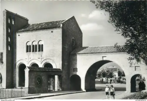A5355 Hungary Szekesfehervar Ruins Garden