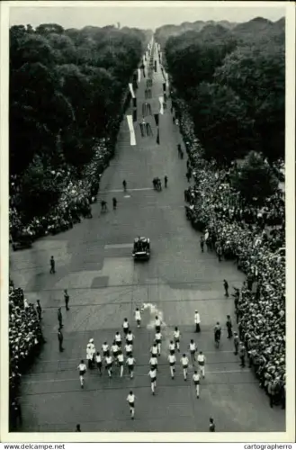 Germany Berlin Olympics Olympia 1936 Cigarettes Trade Card - Die Staffel