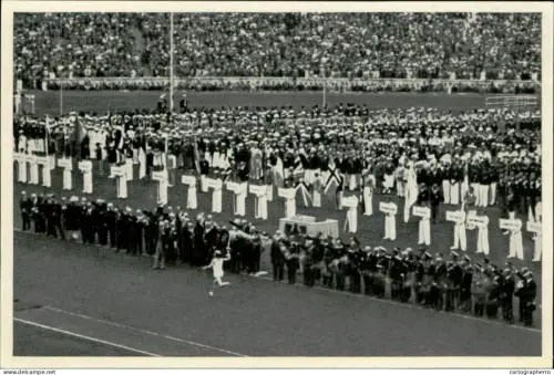 Germany Berlin Olympics Olympia 1936 Cigarettes Trade Card - Der letzte Mann Olympia Fackel