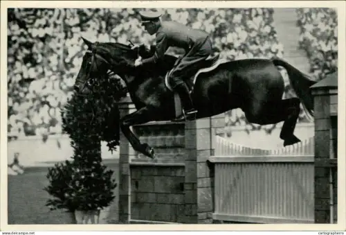 Germany Berlin Olympics Olympia 1936 Cigarettes Trade Card - Hauptmann Stubbendorff