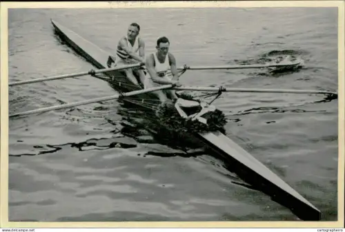 Germany Berlin Olympics Olympia 1936 Cigarettes Trade Card - J. Beresford und L. Southwood