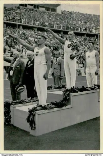 Germany Berlin Olympics Olympia 1936 Cigarettes Trade Card - Siegerehrung der Turner