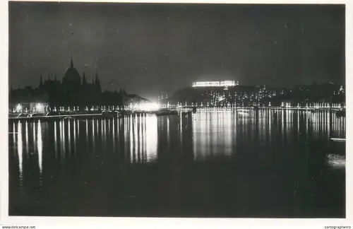 A5348 Hungary Budapest Danube by night