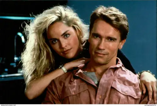 A5910 Photography Photograph Famous people Arnold Schwarzenegger & Sharon Stone Total Recall movie snapshot