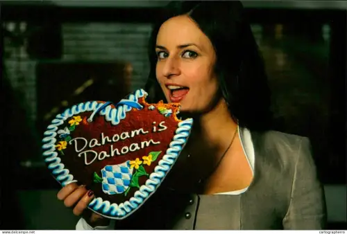 A5910 Photography Photograph Famous people Angela Ascher Dahoam is Dahoam