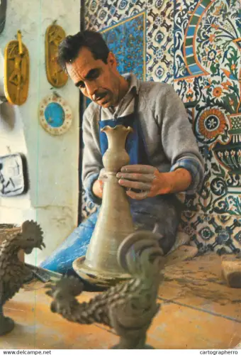 A5395 Tunisia Nabeul a potter in his workshop