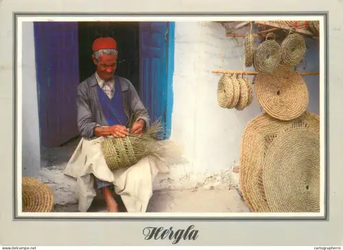 A5395 Tunisia Hergla local craftsman working image