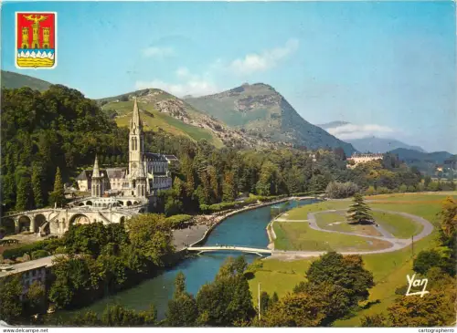 A5386 France Lourdes Basilique et Gave du Pau