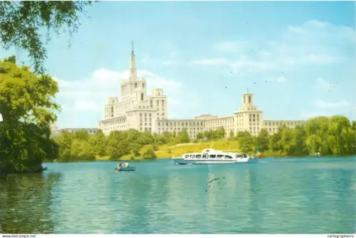 A5383 Romania Bucuresti lacul Herastrau si Casa Scanteii