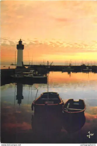 A5383 Lighthouse sunset view boats place to identify