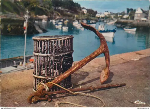A5383 Bords de Mer fishing boat, anchor and lobster pots
