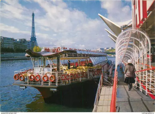 A5383 France Paris Embarcadere des Bateaux Mouches