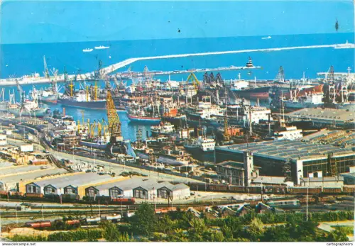 A5382 Boats & sailing ships postcard Romania Constanta vedere din port