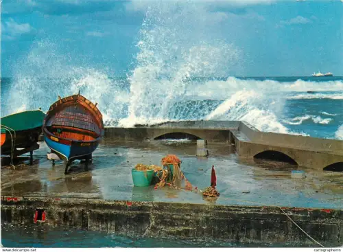 A5381 Boats & sailing ships postcard Italy Livorno sea storm