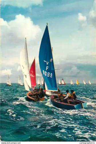 A5381 Boats & sailing ships postcard France Vauriens en regate Bateaux de plaisance voiliers